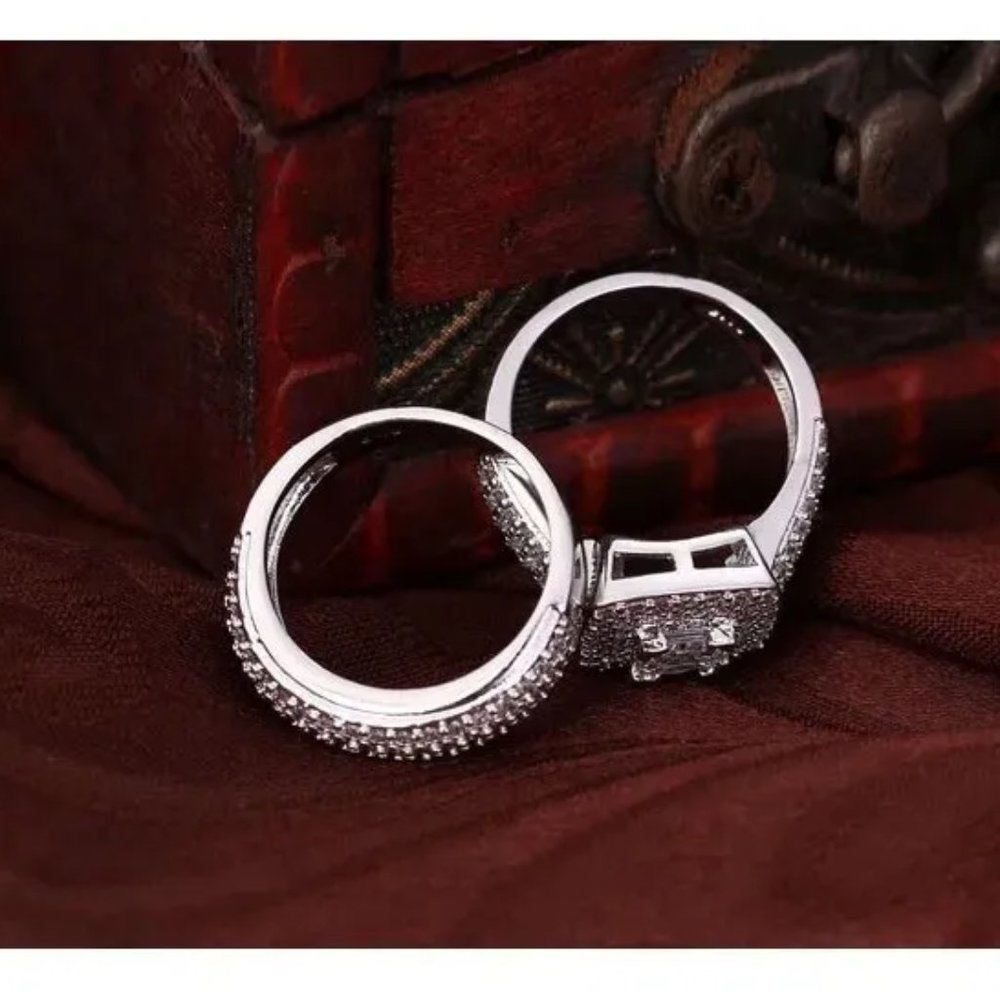 Beautiful Ladies 2PC Halo 2.5ctw Wedding Set - Picture 2 of 4